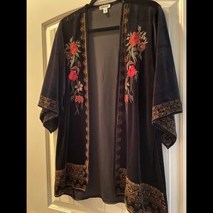 👘🌞Gorgeous Black Velvet Kimono, like new! 👘 🌞